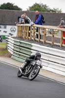 Vintage-motorcycle-club;eventdigitalimages;mallory-park;mallory-park-trackday-photographs;no-limits-trackdays;peter-wileman-photography;trackday-digital-images;trackday-photos;vmcc-festival-1000-bikes-photographs